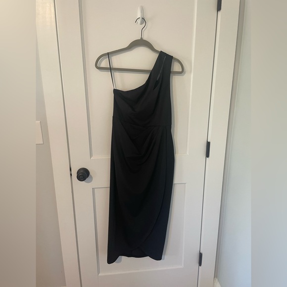 Black one shoulder dress - Picture 1 of 3